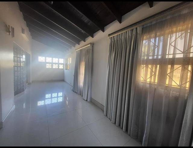 4 BEDROOM HOUSE FOR SALE IN SOUTHRIDGE